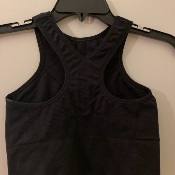 New all in motion sports bra - Picture 2 of 3